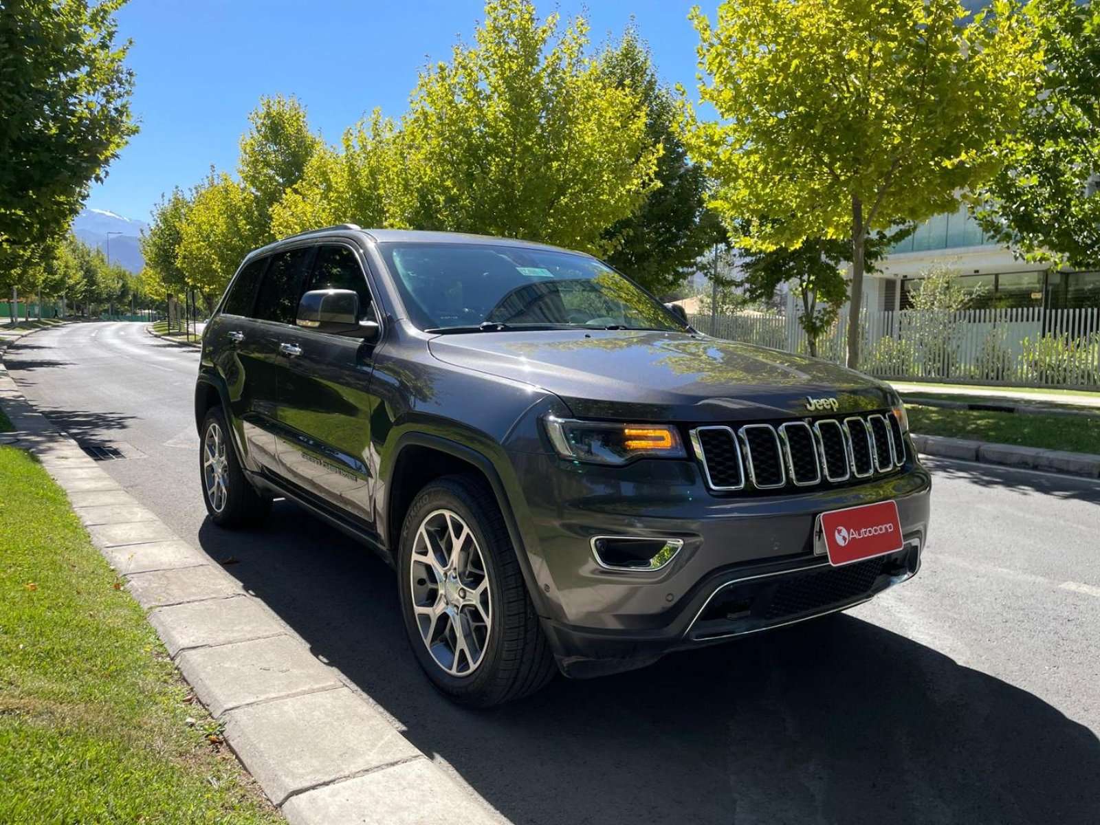 Jeep GRAND CHEROKEE 2021 - Foto 3 de 20
