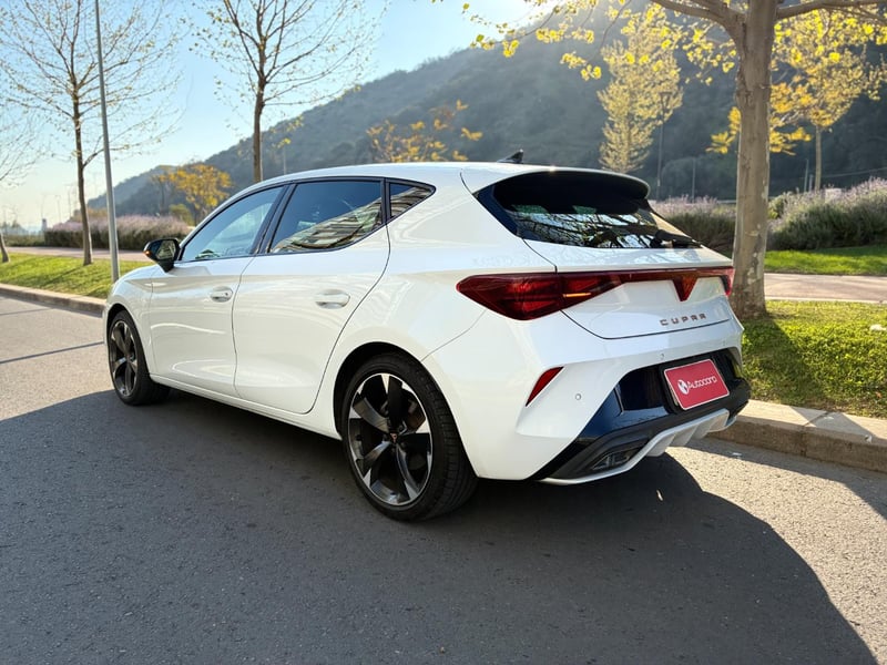 Cupra LEON 1.5TSI MHEV AT 2026 - Imagen 7 de 20