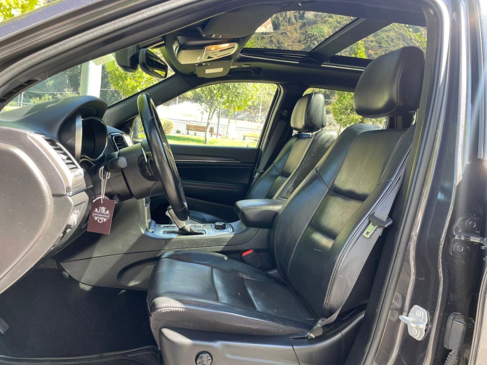 Jeep GRAND CHEROKEE 2021 - Imagen 12 de 20