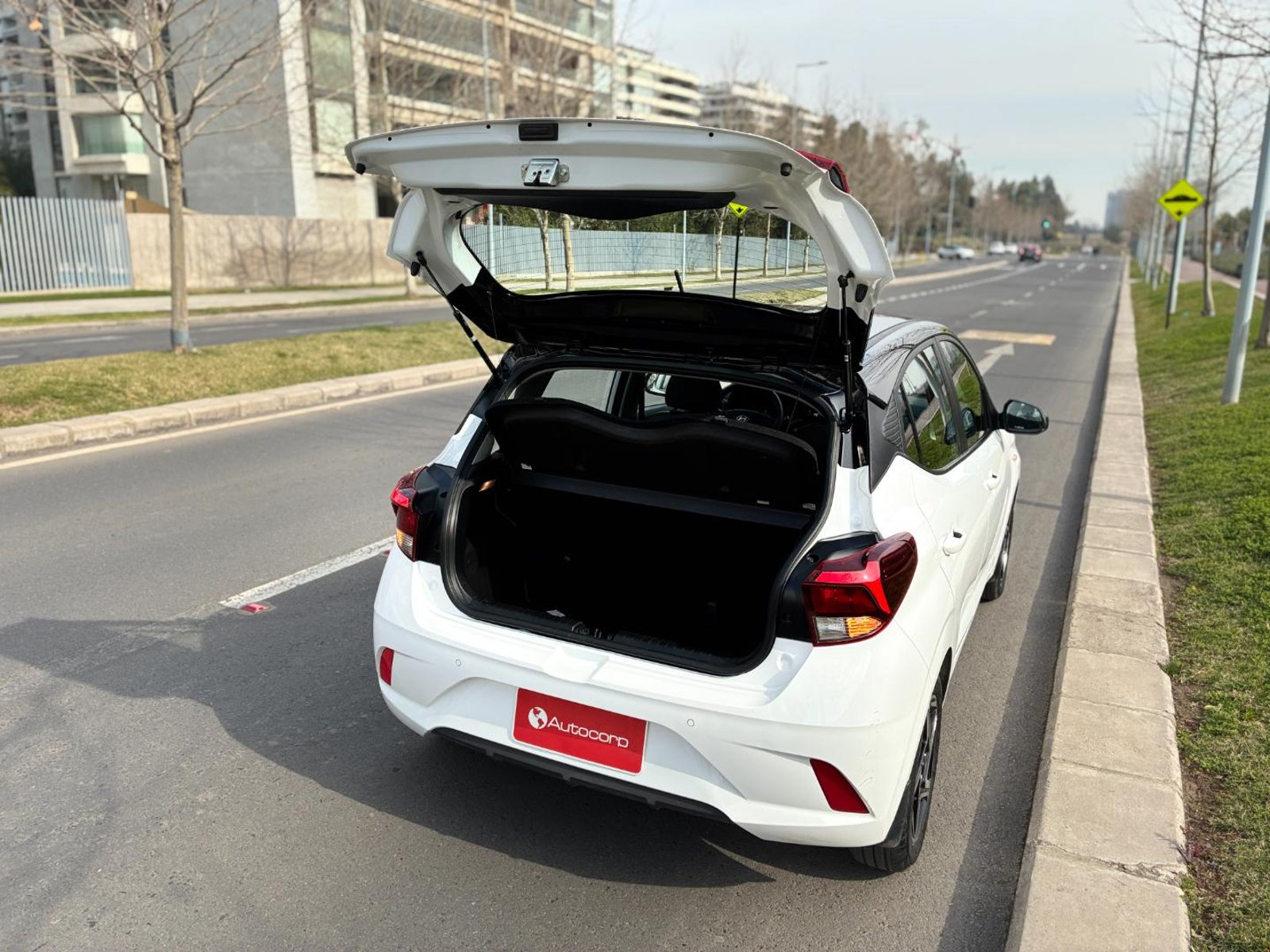 Hyundai GRAND I10 HB 1.2 Plus 2025 - Imagen 9 de 18