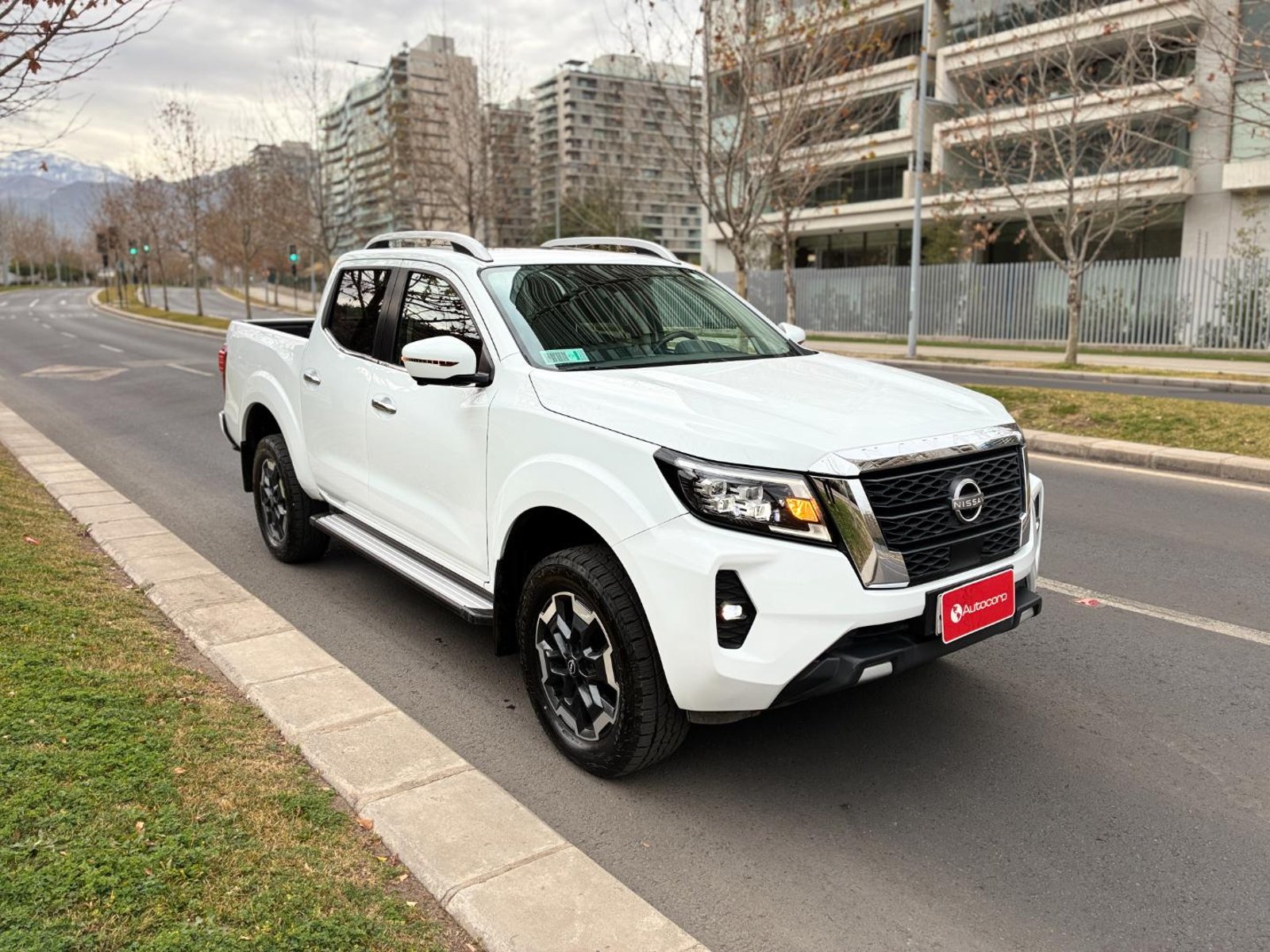 Nissan NP 300 NAVARA DC LE 2.3D AT 4X4 Platinum 2023 - Foto 3 de 20