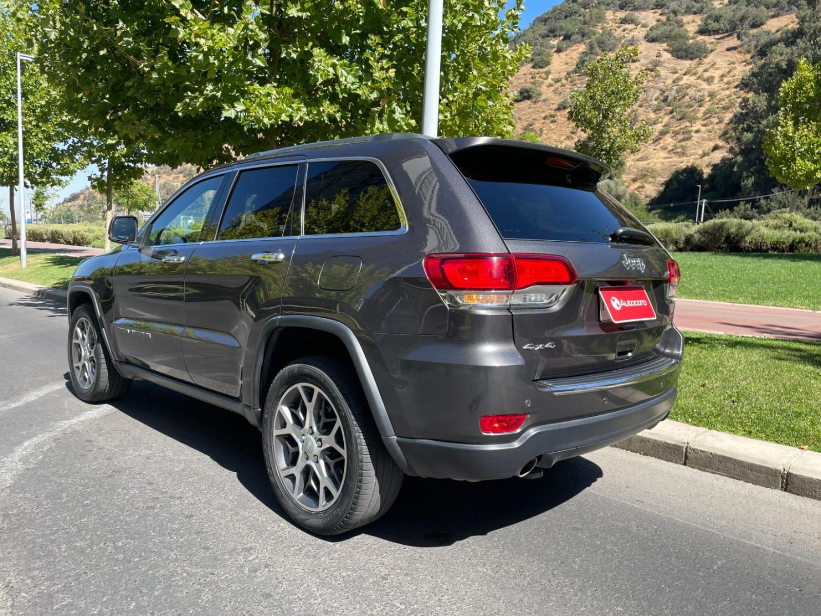 Jeep GRAND CHEROKEE 2021 - Imagen 6 de 20
