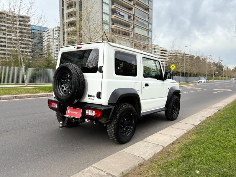 Suzuki JIMNY GL 1.5 Winche 5MT 4x4 2023 - Imagen 8 de 20