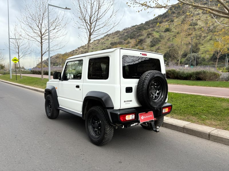 Suzuki JIMNY GL 1.5 Winche 5MT 4x4 2023 - Imagen 6 de 20