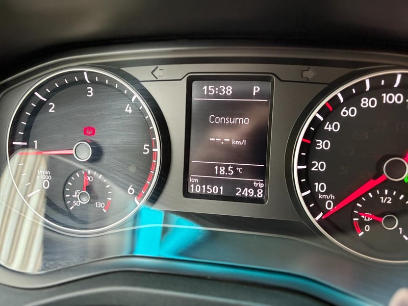 Volkswagen AMAROK Comfortline 2.0 TDI 4Motion 2023 - Imagen 15 de 20
