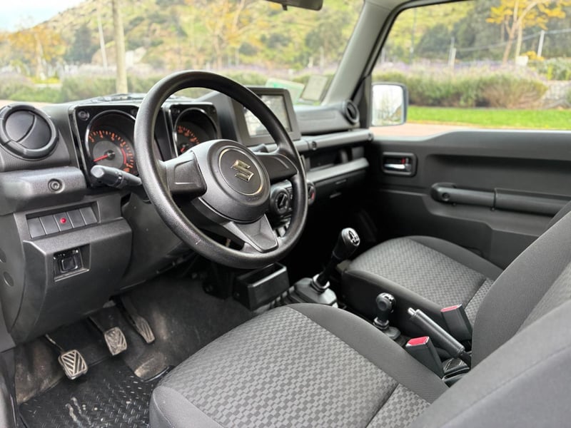 Suzuki JIMNY GL 1.5 Winche 5MT 4x4 2023 - Imagen 11 de 20