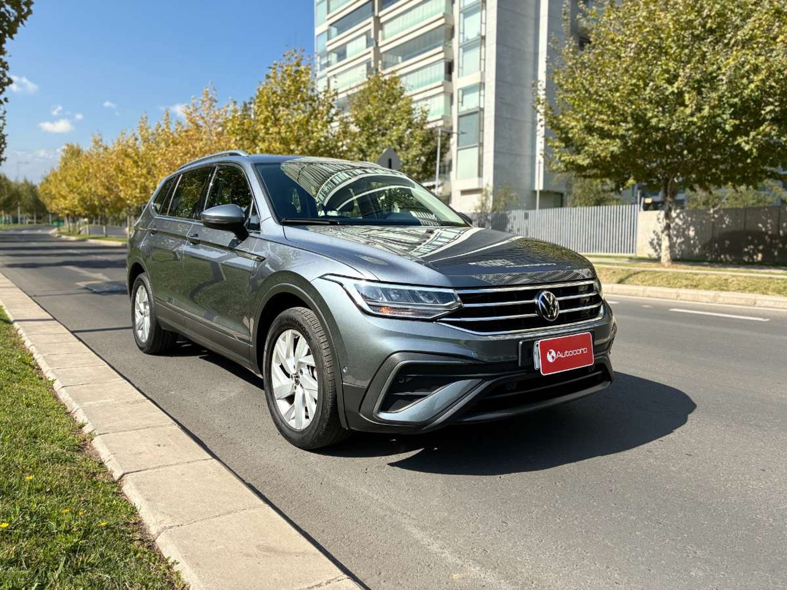 Volkswagen TIGUAN TSI COMFORTLINE 2025 - Imagen 3 de 18