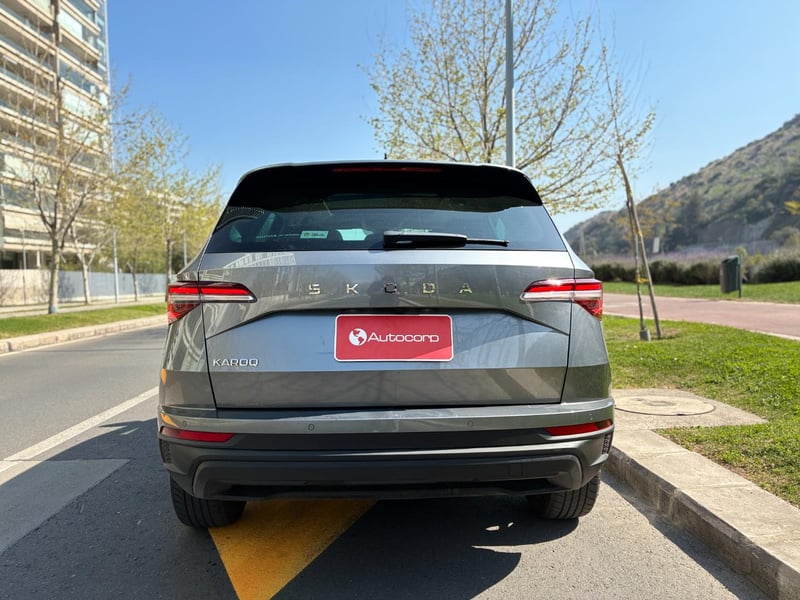 Skoda Karoq Design 1.4 TSI AT 2026 - Imagen 8 de 20