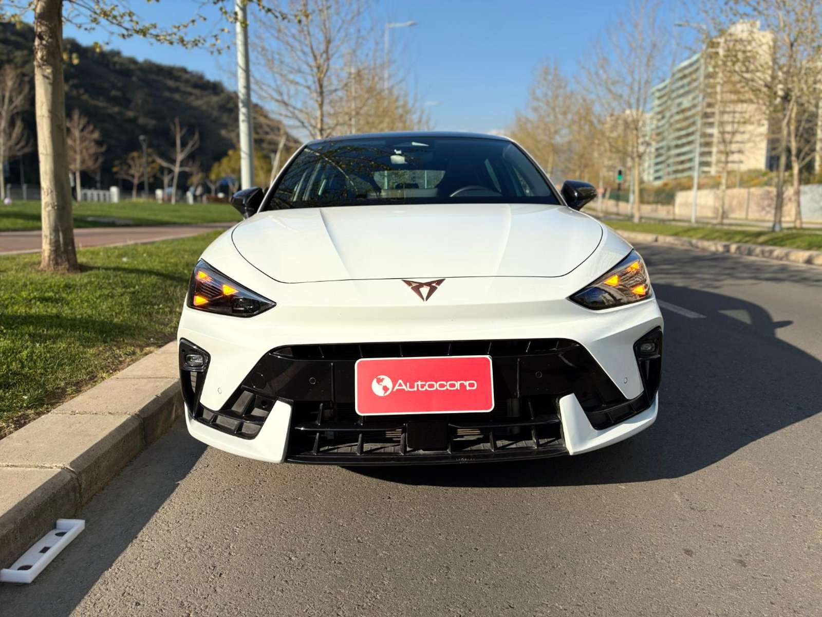 Cupra LEON 1.5TSI MHEV AT 2026 - Foto 2 de 20