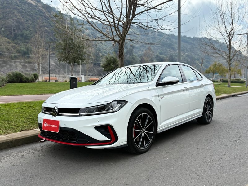 Volkswagen JETTA GLI 2.0 TSI DSG 2025