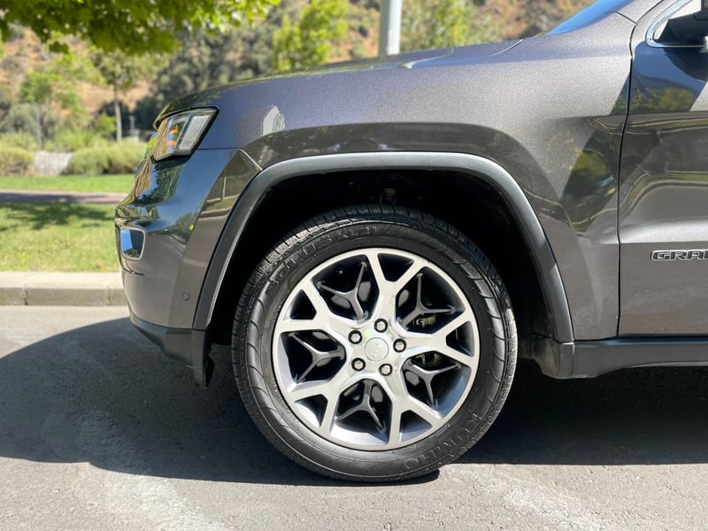 Jeep GRAND CHEROKEE 2021 - Imagen 9 de 20