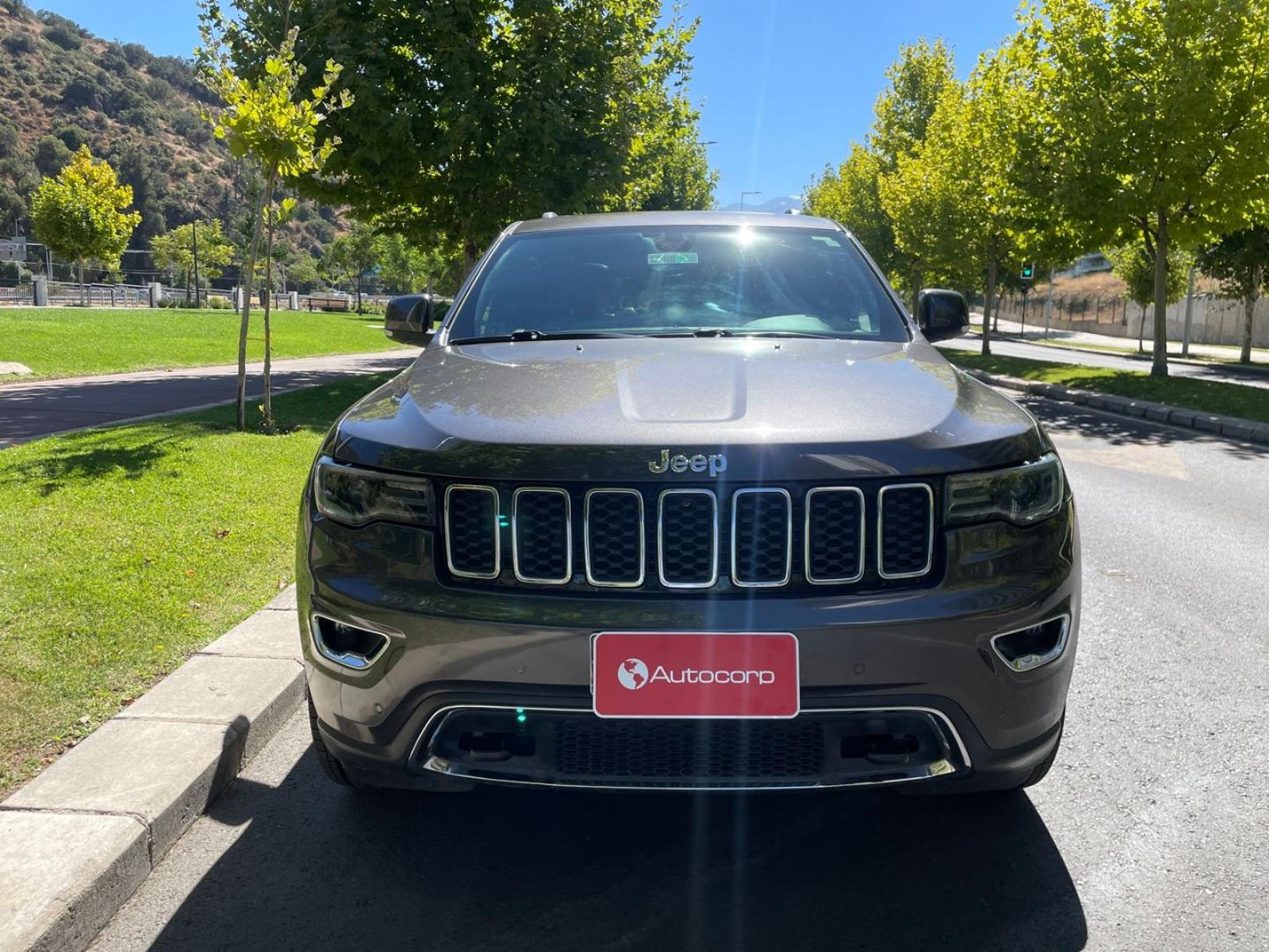 Jeep GRAND CHEROKEE 2021 - Foto 2 de 20