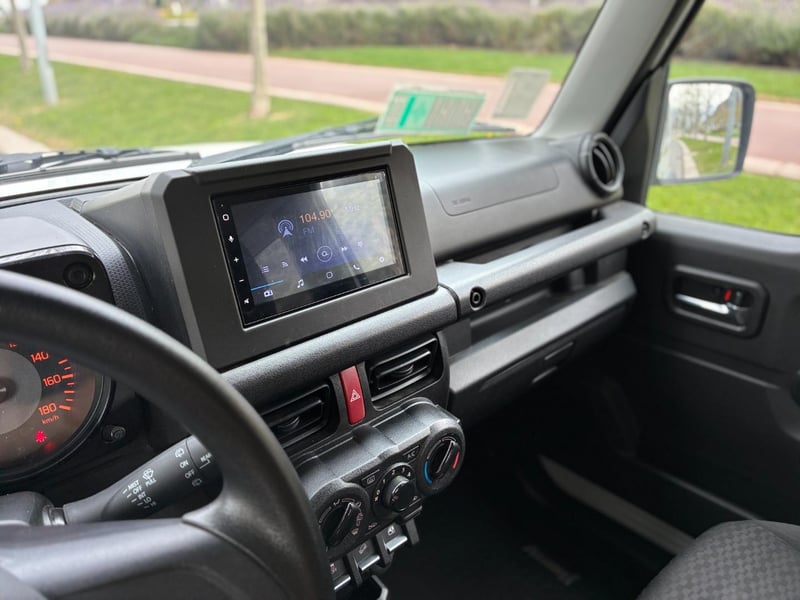 Suzuki JIMNY GL 1.5 Winche 5MT 4x4 2023 - Imagen 14 de 20