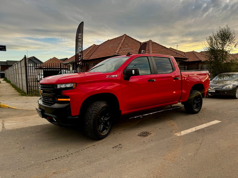 Chevrolet SILVERADO 5.3 V8 4X4 AT 2021