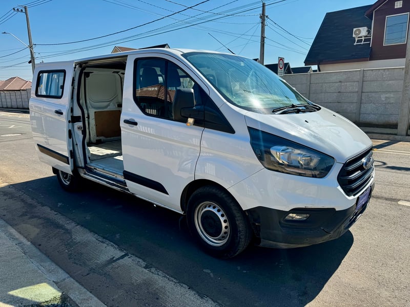 Ford Transit custom 2023