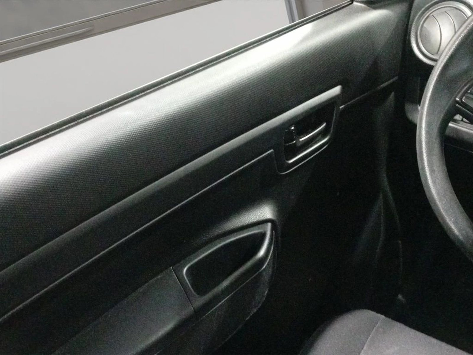 Suzuki SS 1.0 GLX 4X2 AC MT 5P 2023 - Imagen 10 de 13