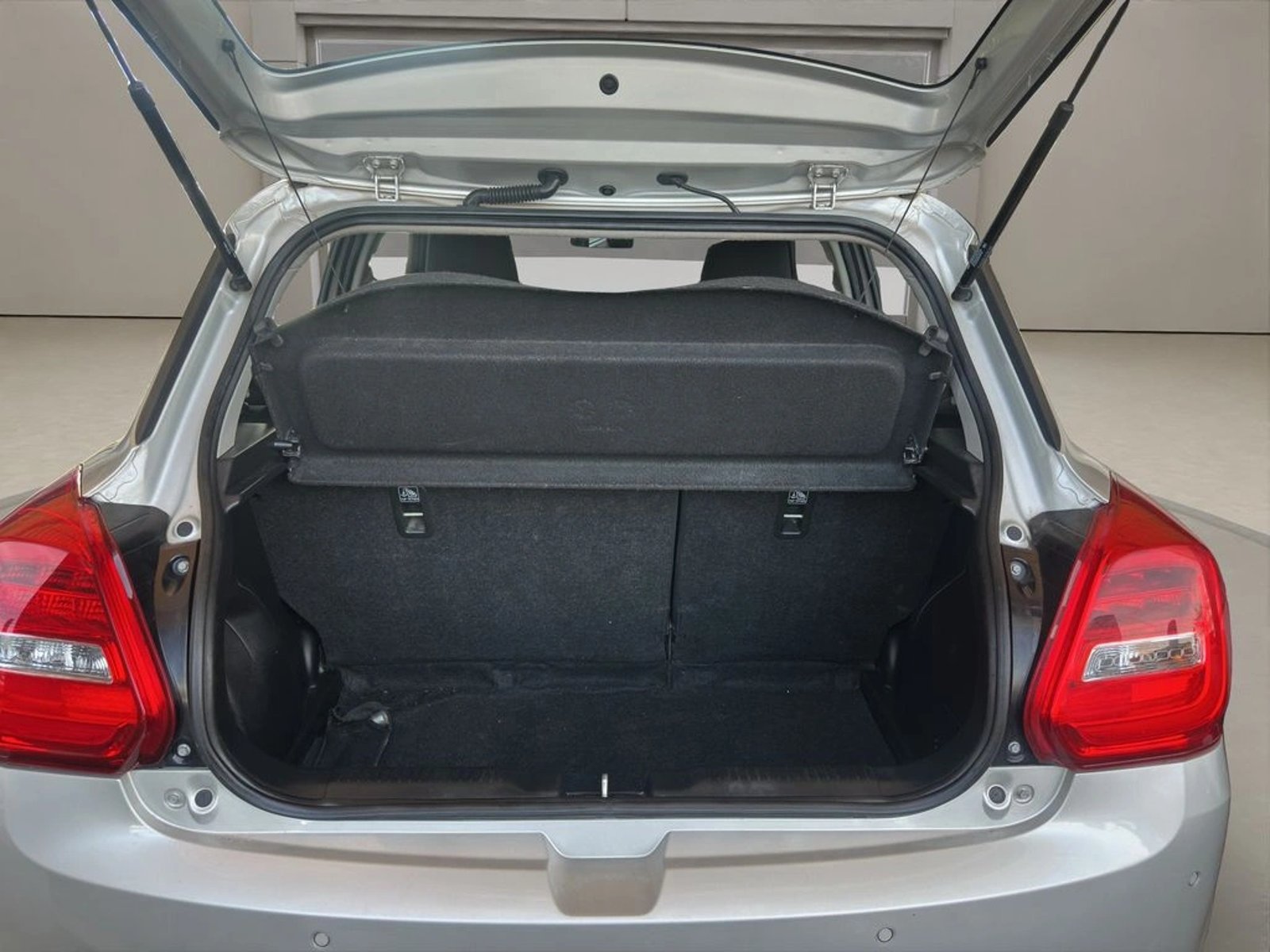 Suzuki SWIFT 1.2 GL MT 2024 - Imagen 15 de 19