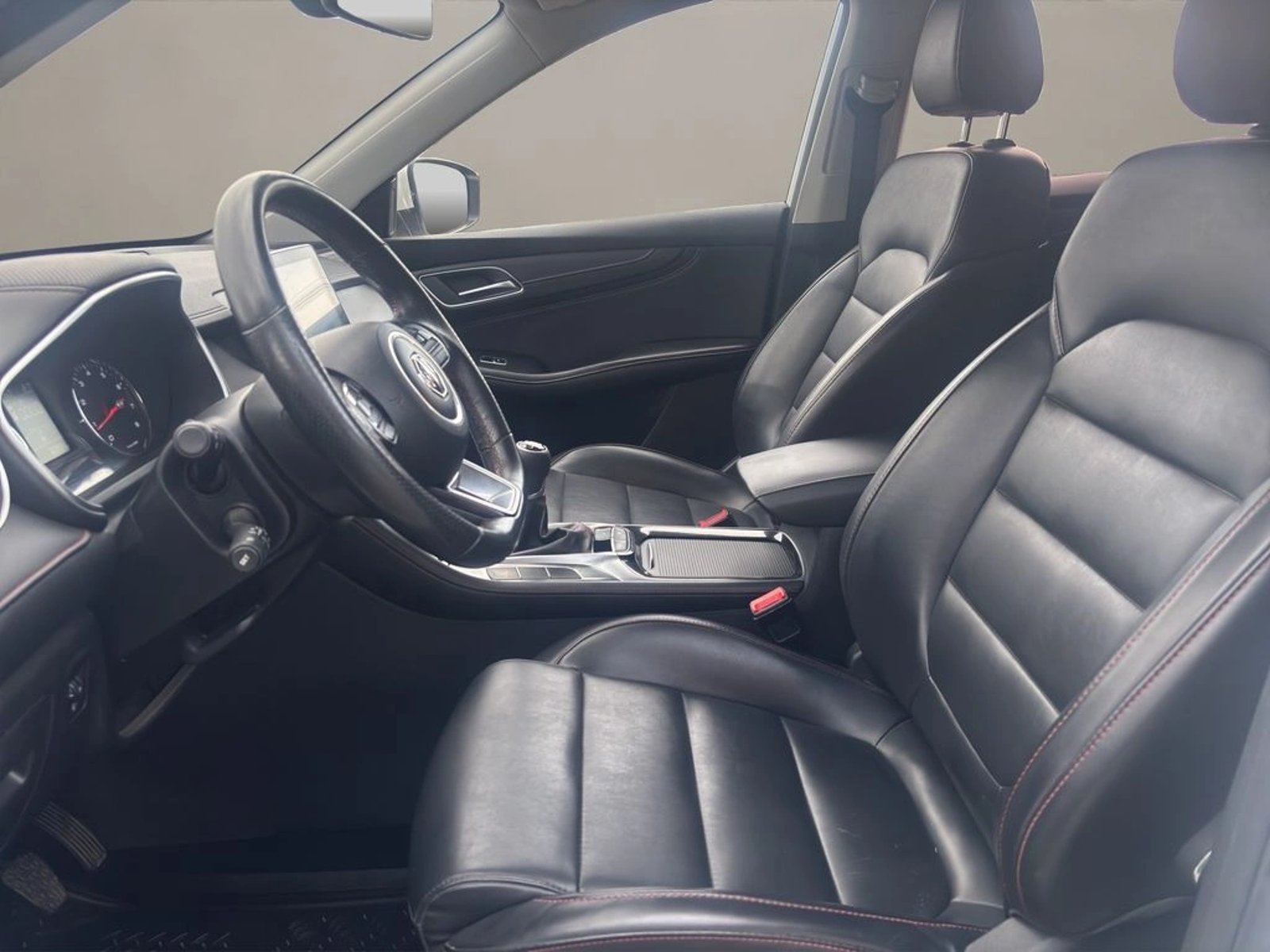 MG HS DELUXE MT 2023 - Imagen 9 de 15