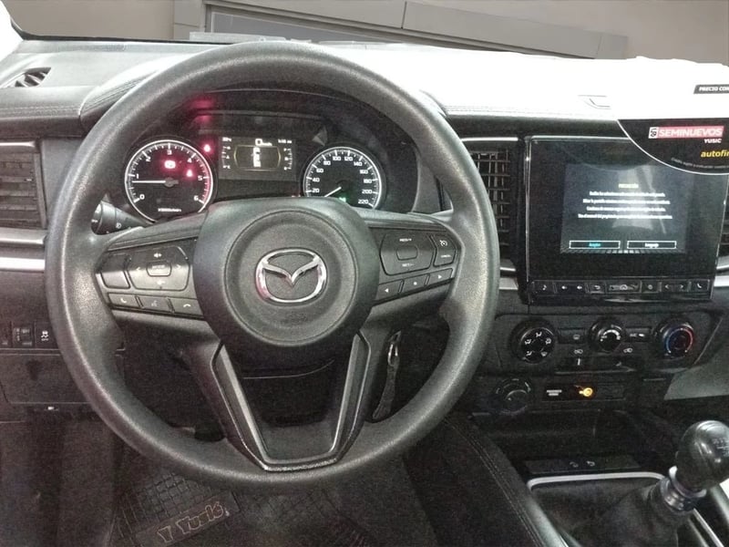 Mazda BT-50 3.0 DIESEL 4X4 DOB.CAB. 6MT 4P 2023 - Imagen 12 de 13