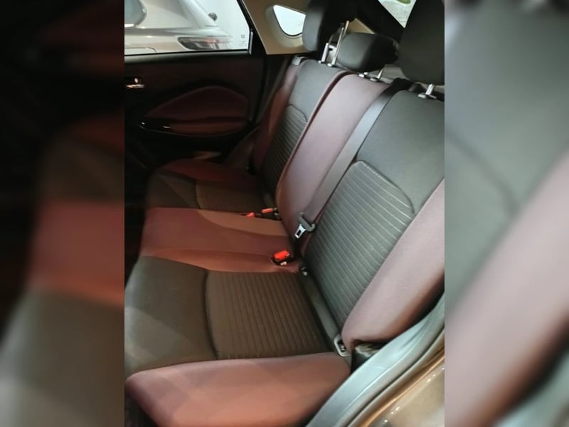Suzuki FRONX 1.5 GLX HYBRID 4X2 AT 5P 2026 - Imagen 5 de 10