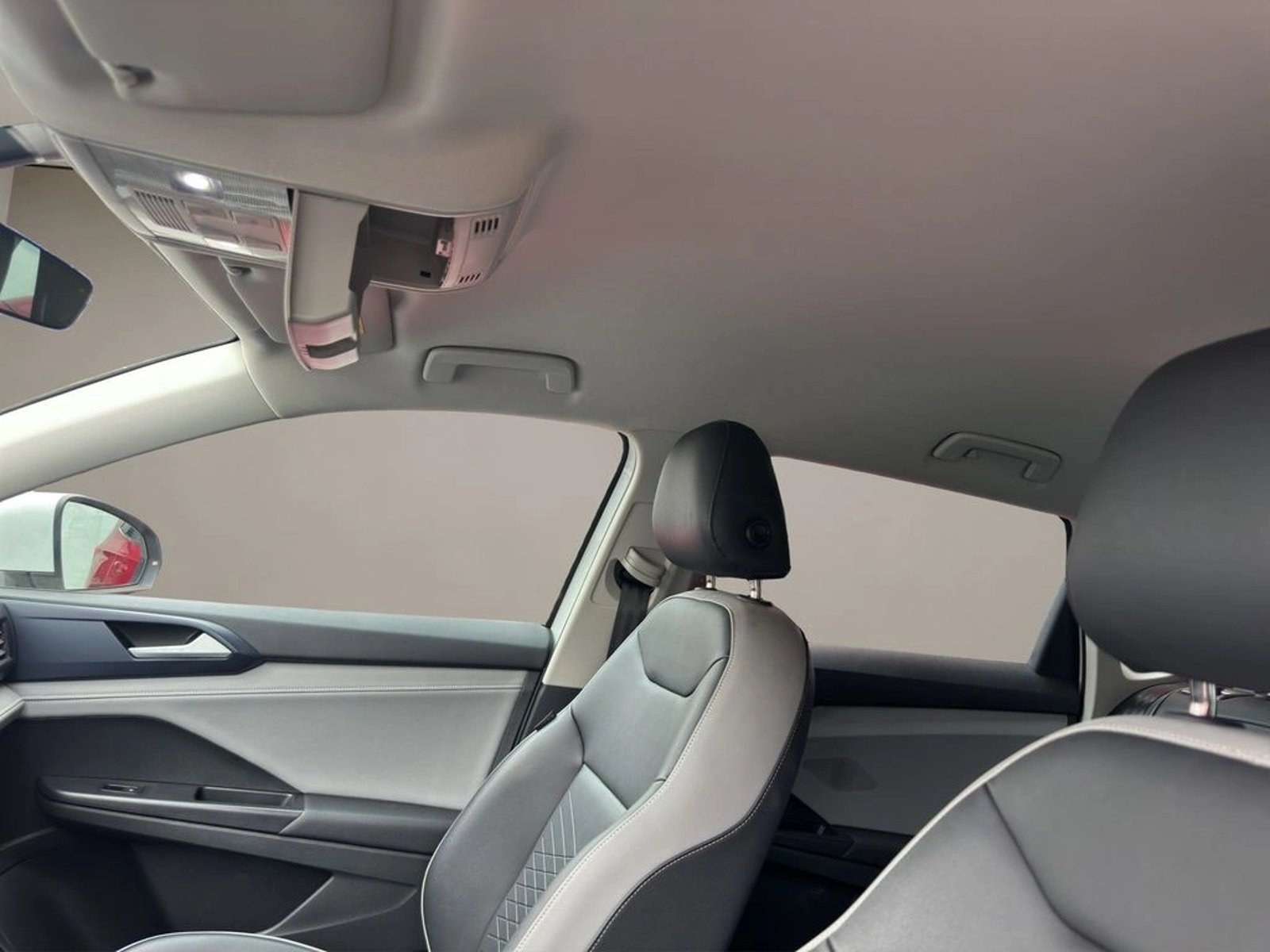 Volkswagen TAOS 1.4 TSI CONFORTLINE 2025 - Imagen 14 de 16