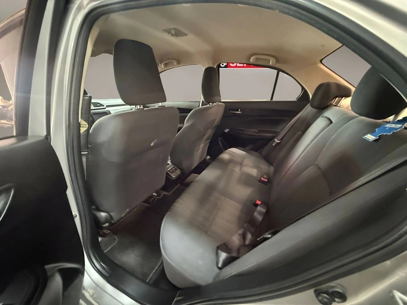 Suzuki DZIRE 1.2 GL MT 2023 - Imagen 9 de 9
