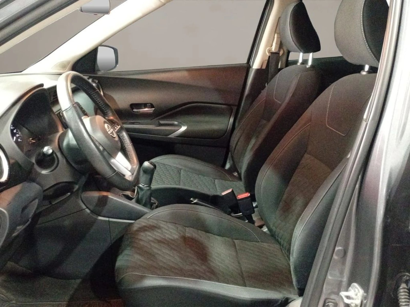 NISSAN KICKS 1.6 ADVANCE MT 2023 - Imagen 12 de 13