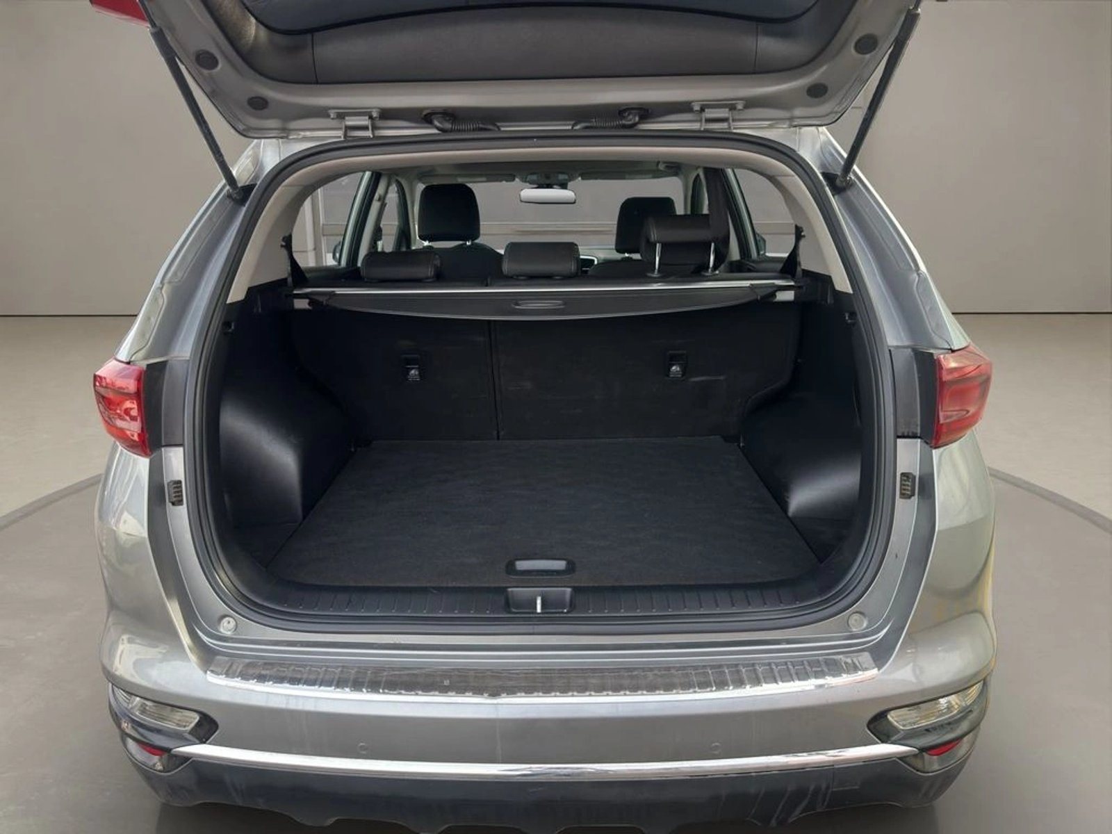 Kia SPORTAGE 2.0 LX 2WD 6MT 5P 2020 - Imagen 12 de 18