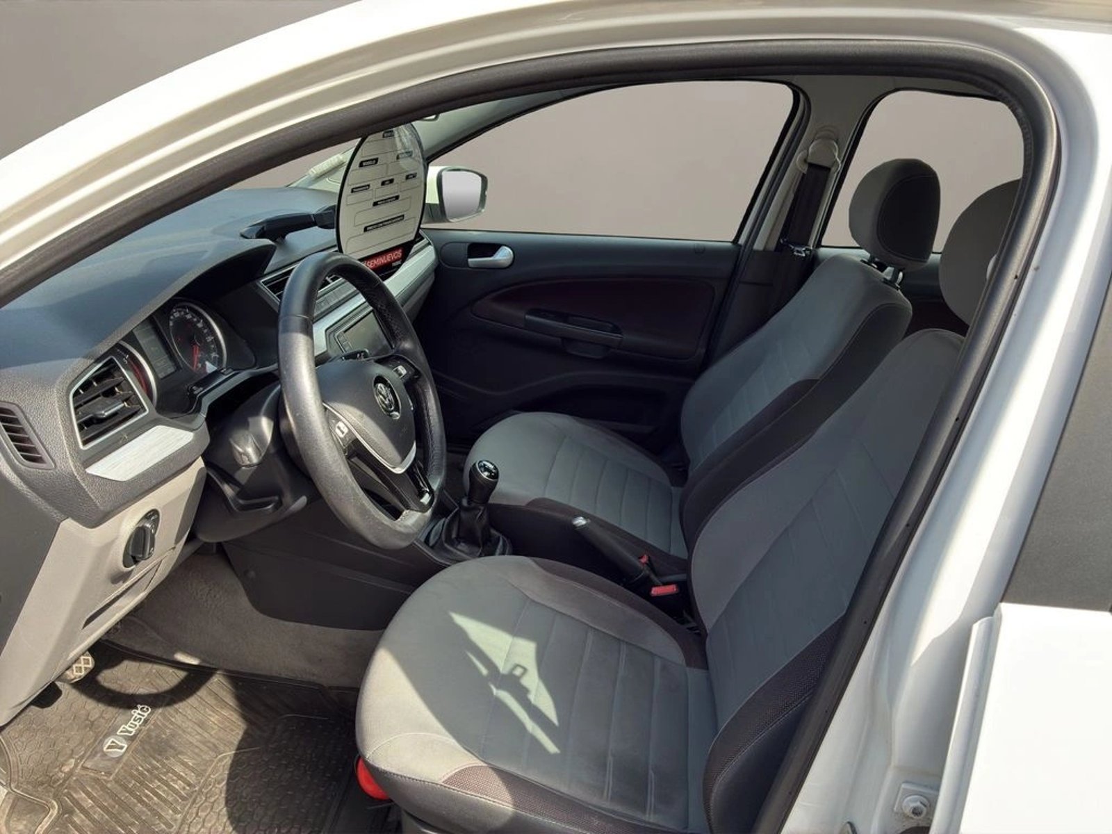 Volkswagen VOYAGE 1.6 2023 - Imagen 8 de 13