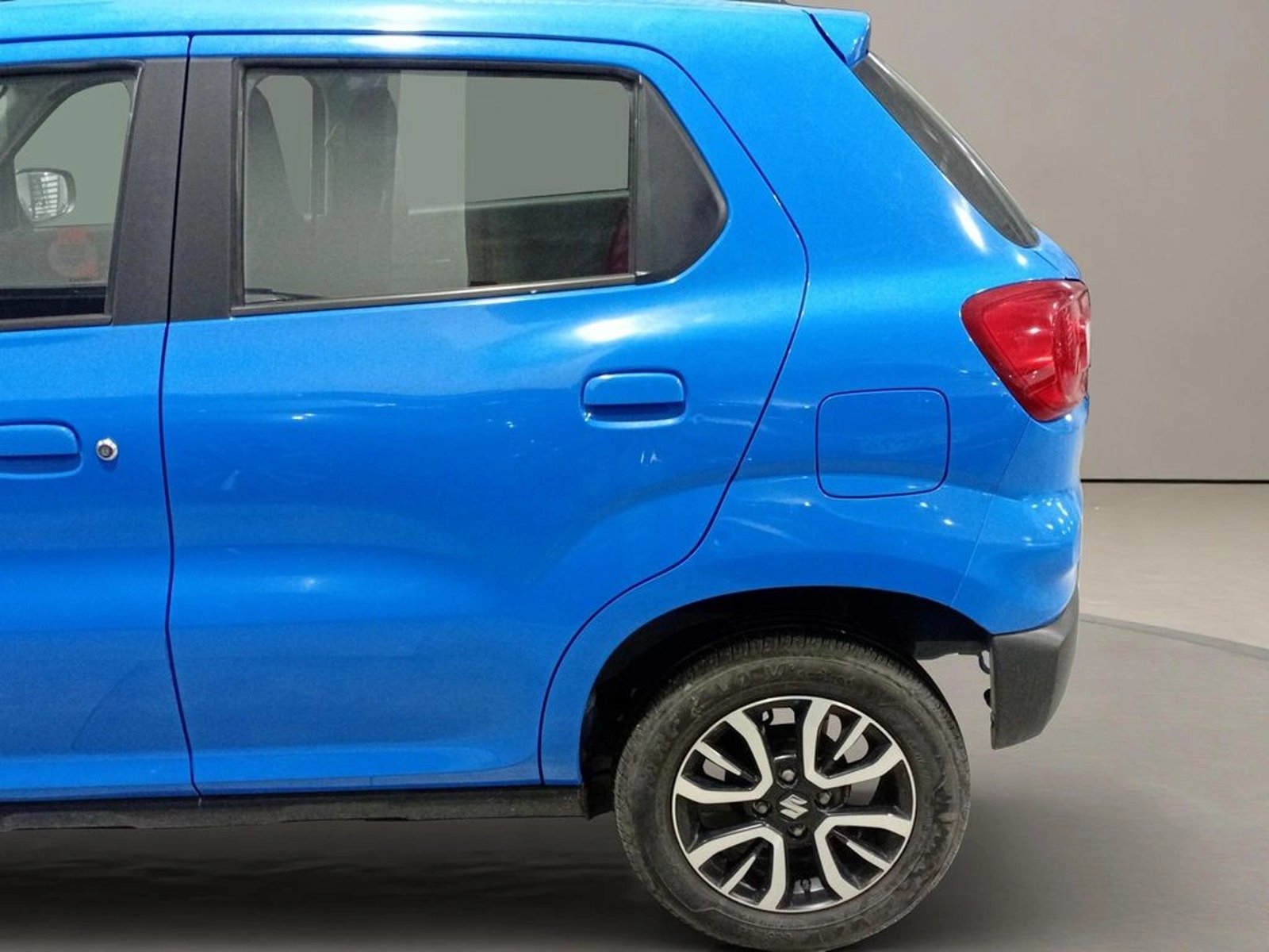 Suzuki SS 1.0 GLX 4X2 AC MT 5P 2023 - Imagen 7 de 13
