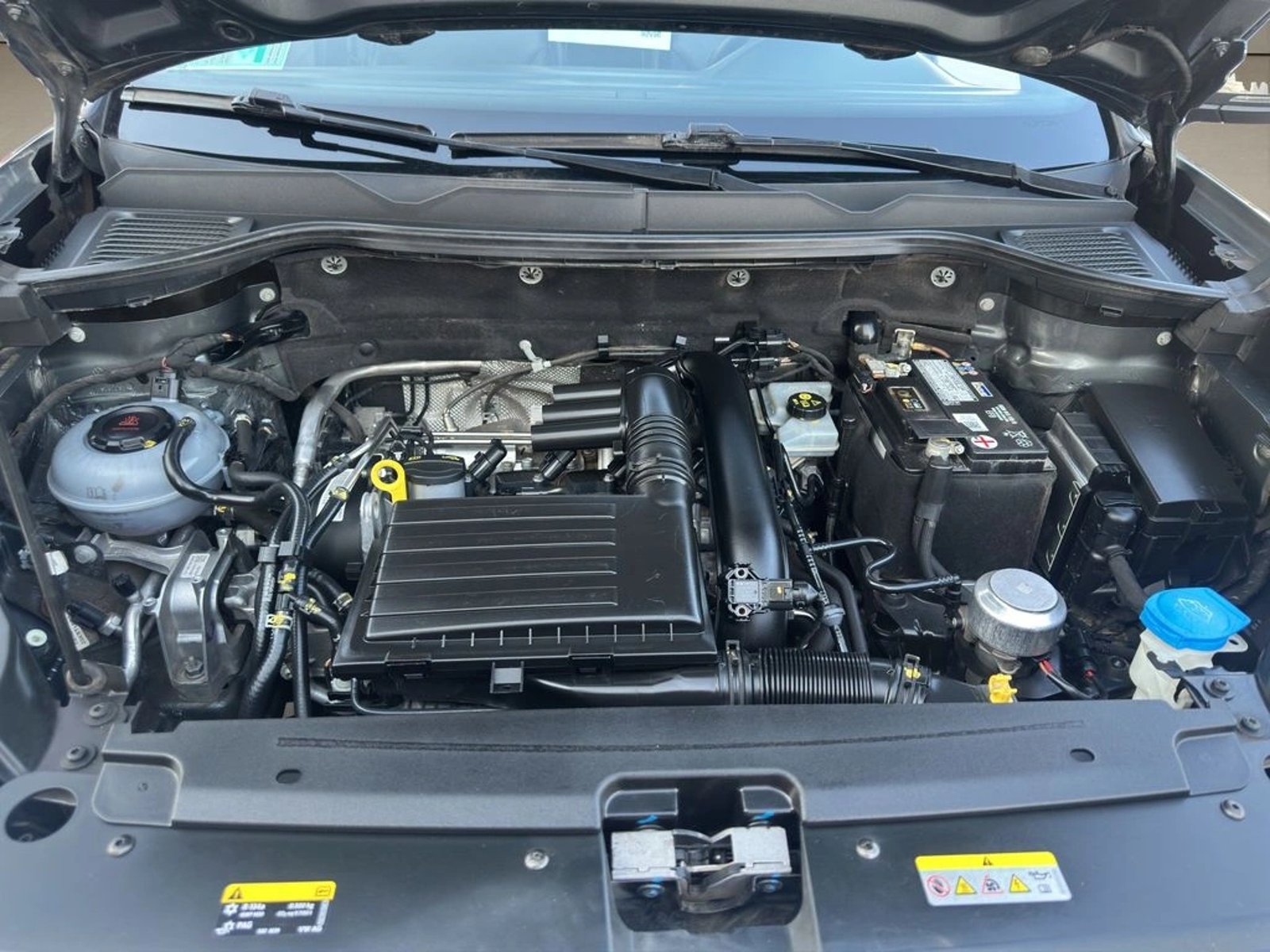 VOLKSWAGEN TAOS 1.4 TSI HERO 4X2 AT 5P 2022 - Imagen 16 de 19
