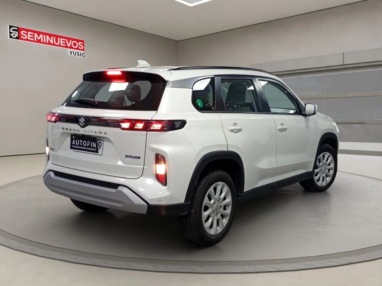 SUZUKI GRAND VITARA 1.5 GL HYBRID 4X2 AT 5P 2025 - Imagen 6 de 19