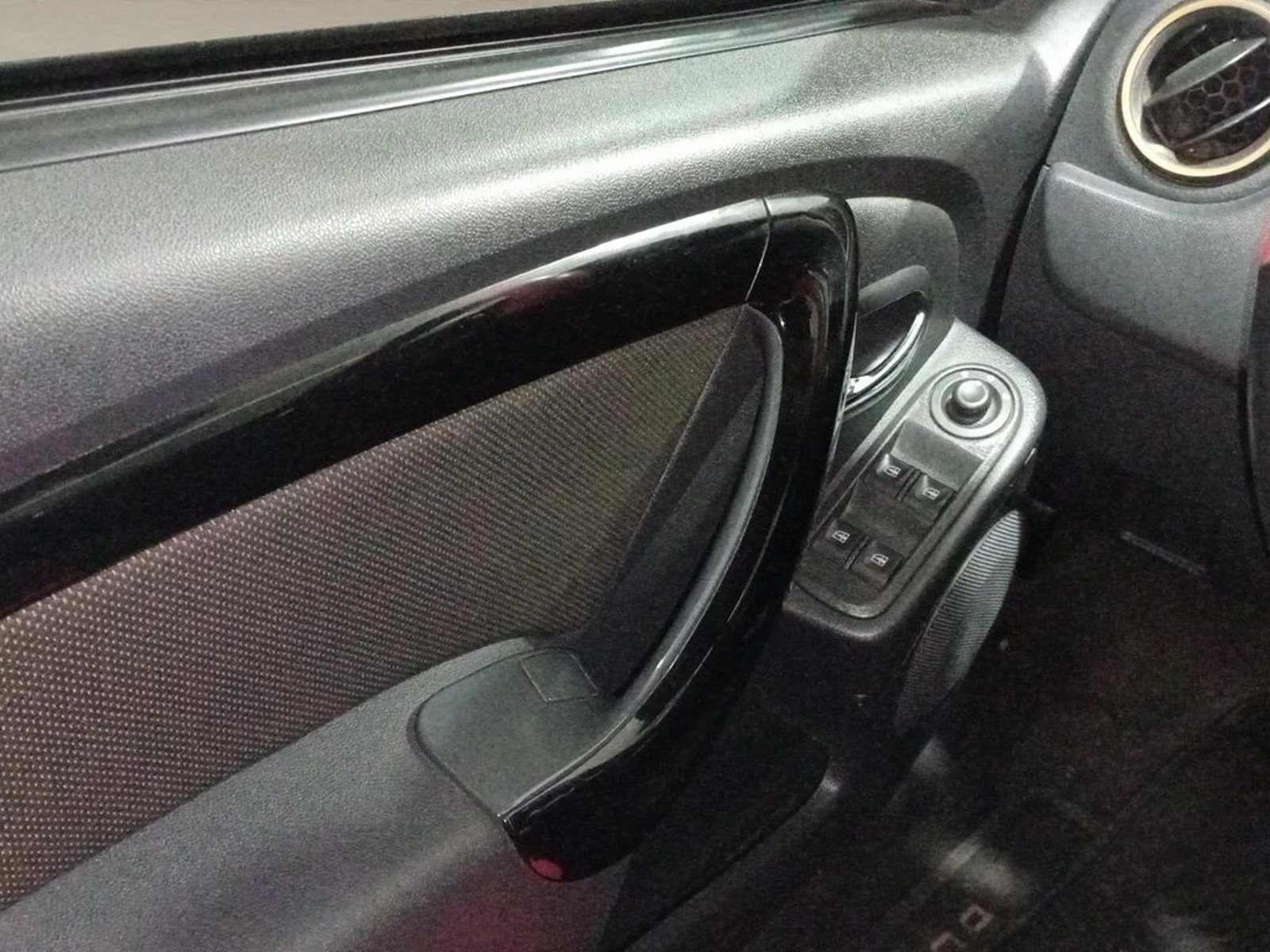 Renault DUSTER 1.6 ZEN 4X2 5MT 5P 2019 - Imagen 11 de 13