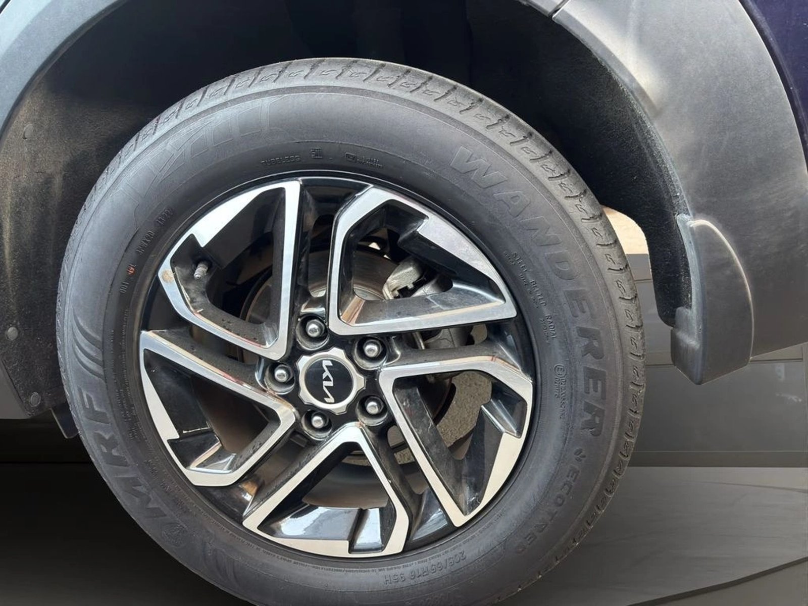 Kia CARENS 1.4 EX 7DCT TURBO-GDI FULL 7P AT 2022 - Imagen 14 de 15