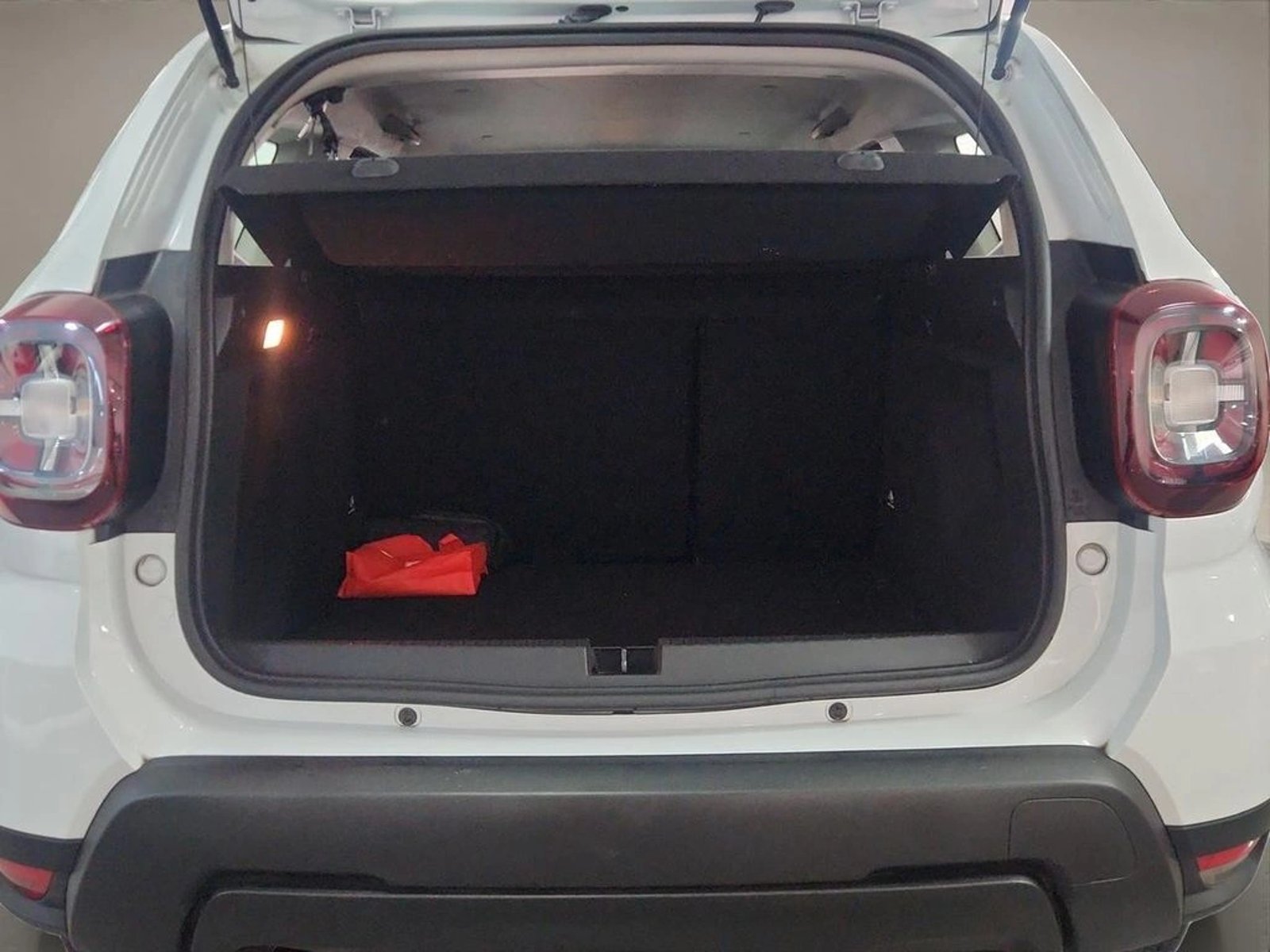 Renault DUSTER 1.6 ZEN MT 2023 - Imagen 17 de 18