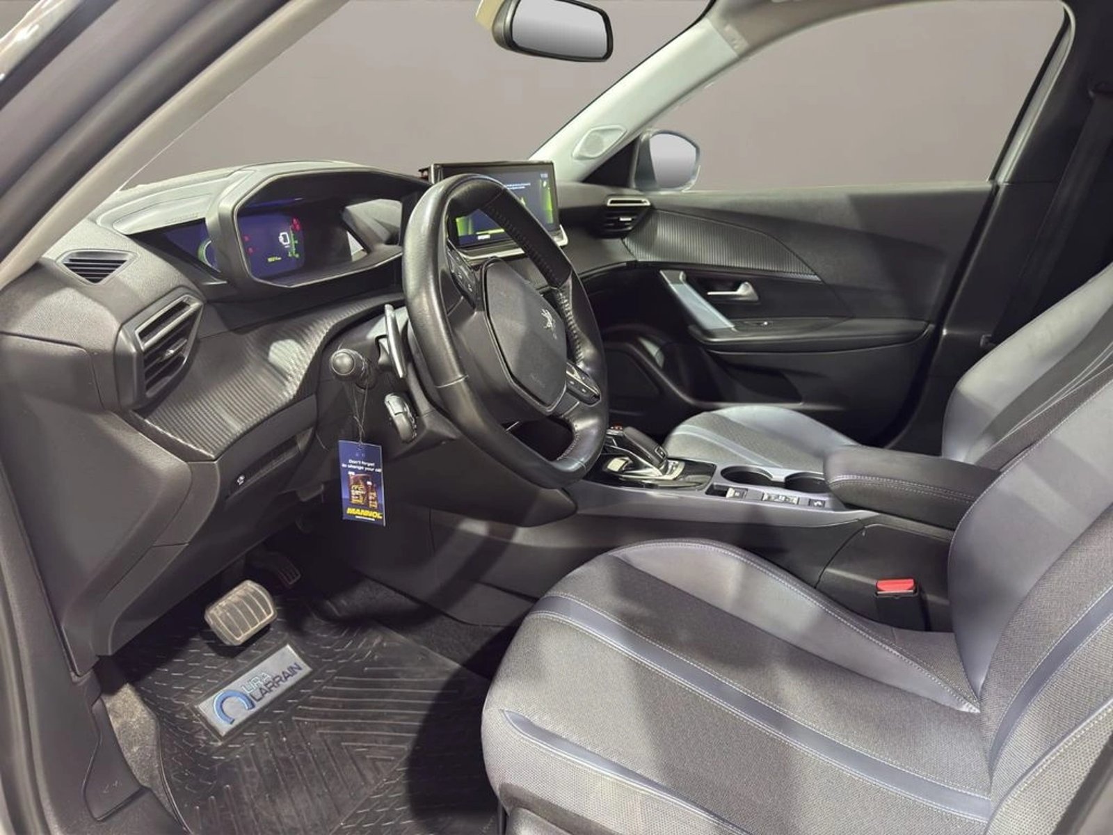 Peugeot 2008 1.5 ALLURE BLUEHDI DIESEL 4X2 130 AT 5P 2020 - Imagen 8 de 9