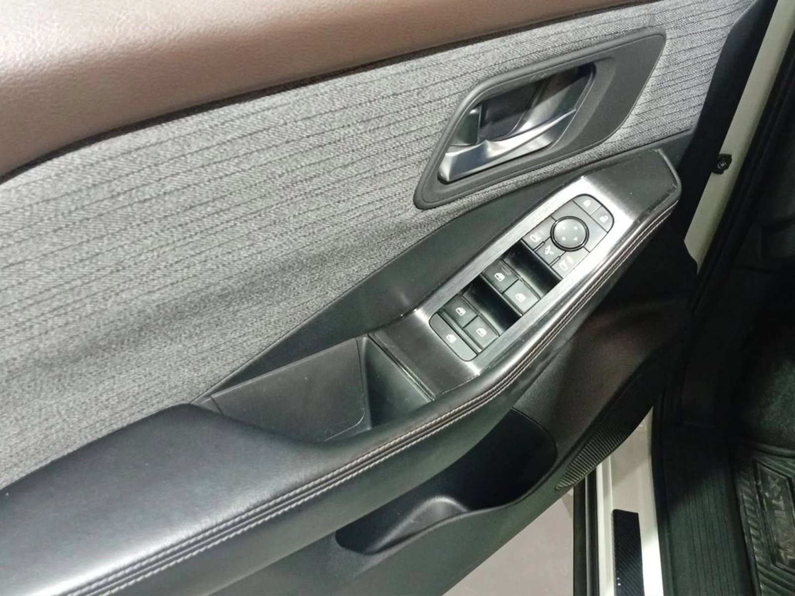 Nissan X-TRAIL 1.5T HEV ADVANCE AT 4X4 2023 - Imagen 14 de 16
