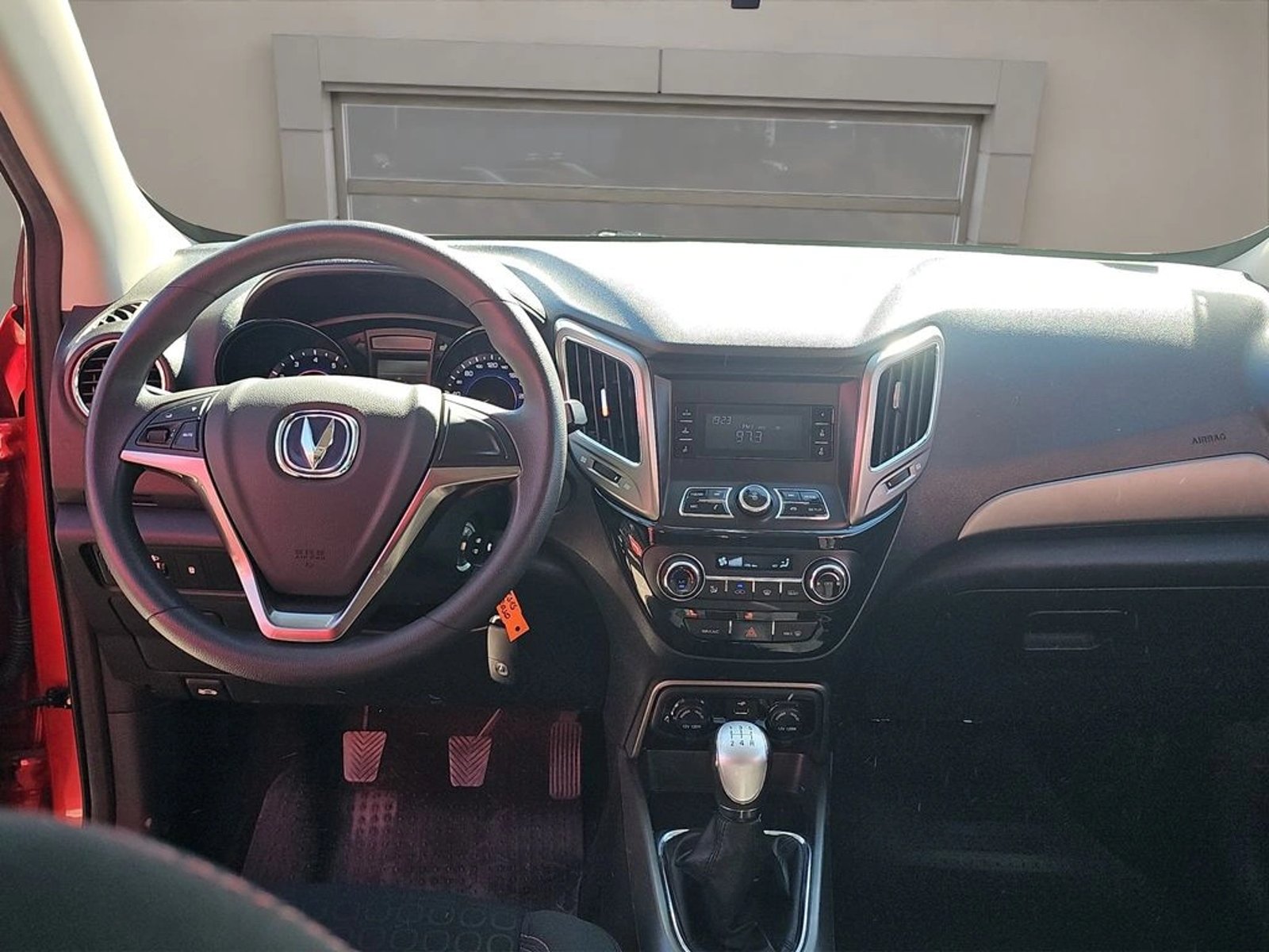 Changan CS15 1.5 COMFORT 4X2 MT 5P 2023 - Imagen 12 de 12