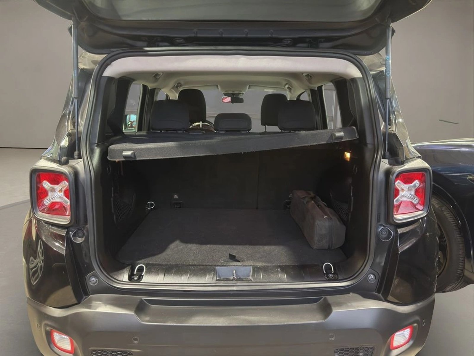 JEEP RENEGADE 1.8 SPORT MT 2018 - Imagen 14 de 17