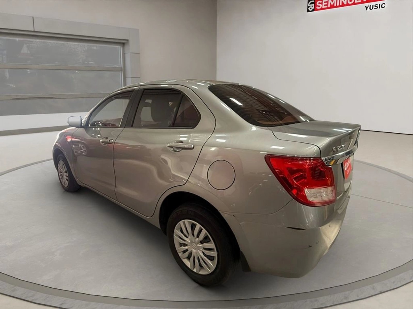 Suzuki DZIRE 1.2 GL MT 2023 - Imagen 6 de 9