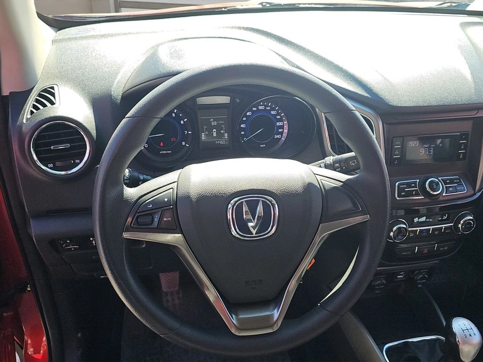 Changan CS15 1.5 COMFORT 4X2 MT 5P 2023 - Imagen 11 de 12