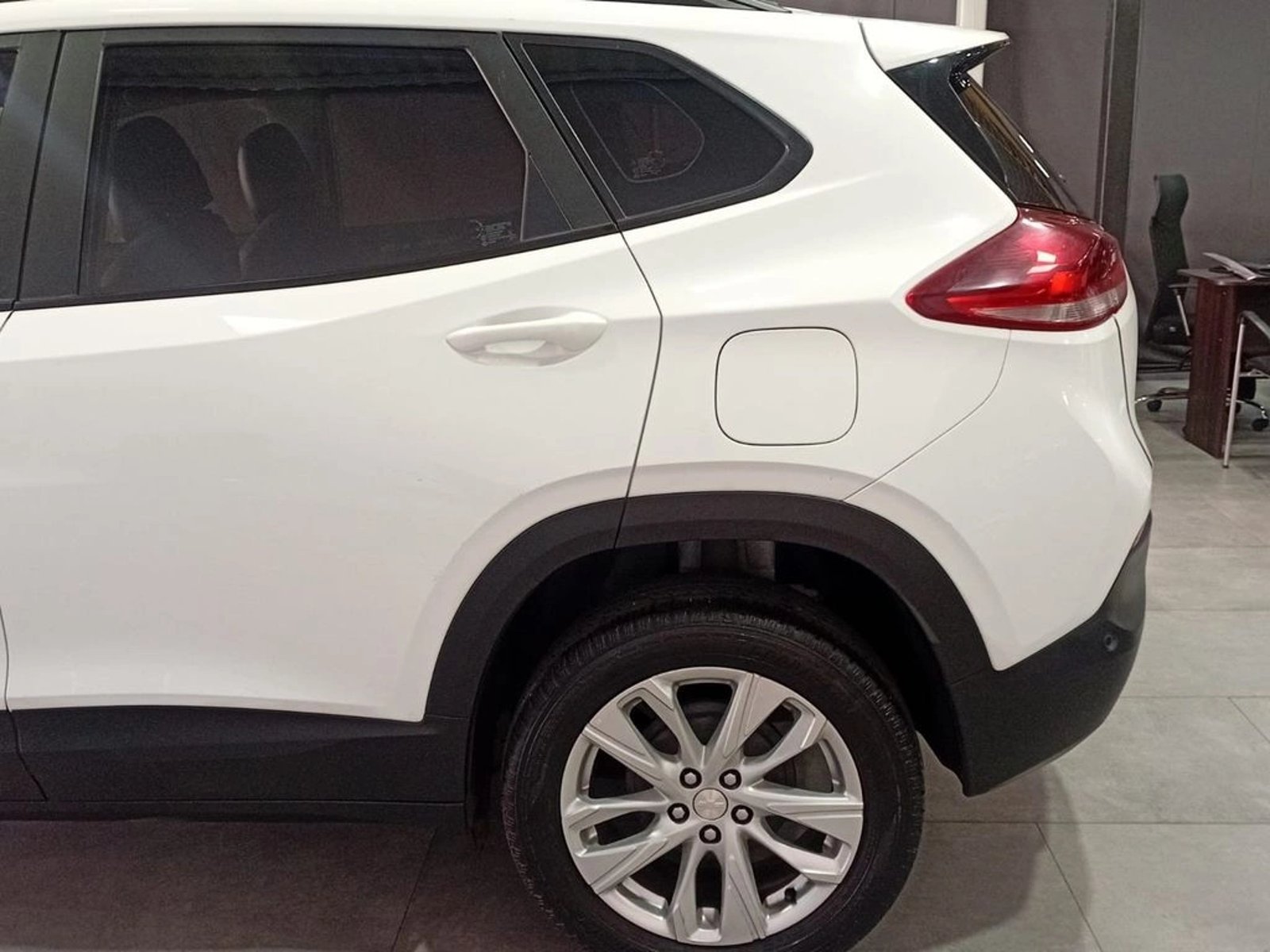 CHEVROLET TRACKER 1.2T LS FWD MT 5P 2022 - Imagen 7 de 13