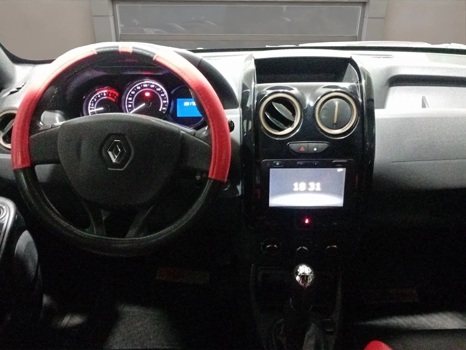 Renault DUSTER 1.6 ZEN 4X2 5MT 5P 2019 - Imagen 9 de 13