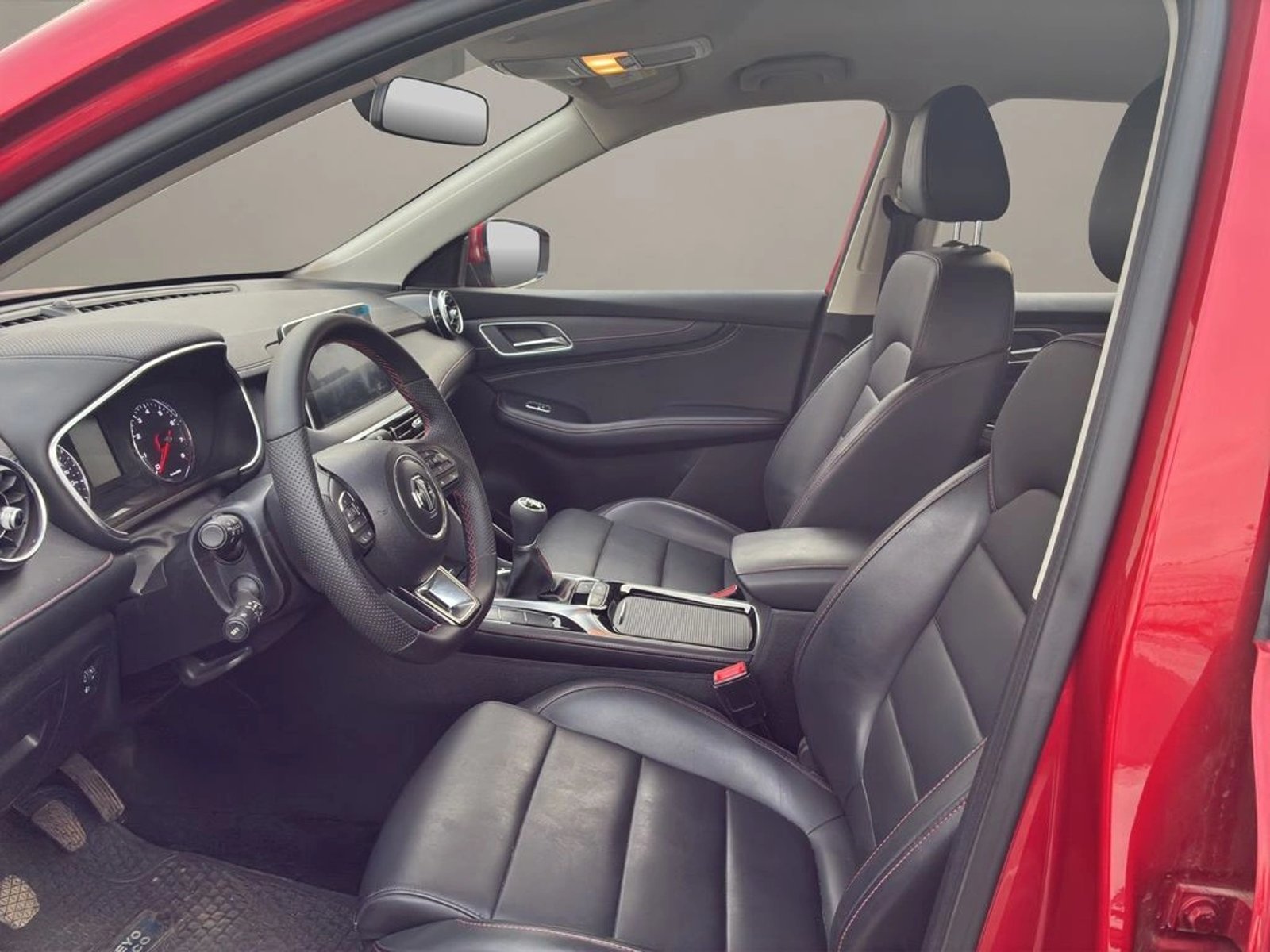 MG HS 1.5T DCT DLX AT 2025 - Imagen 9 de 14