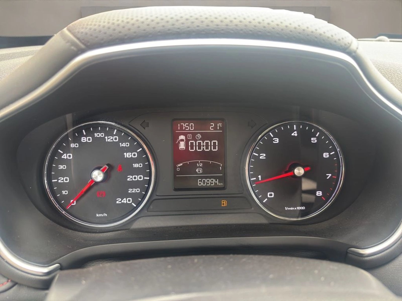 MG HS DELUXE MT 2023 - Imagen 11 de 15