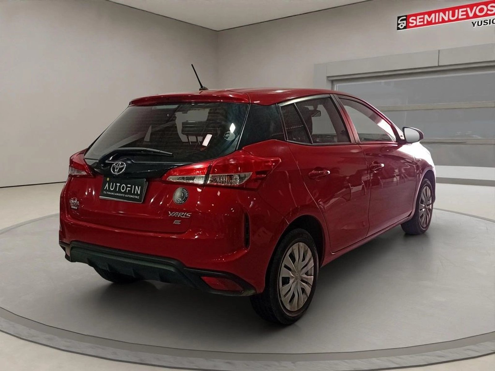 Toyota YARIS 1.5 E SEDAN AT 2024 - Imagen 5 de 13