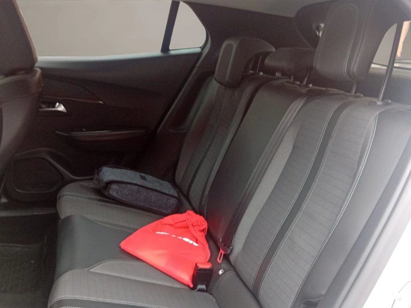 Peugeot 2008 1.2 ALLURE PACK PURETECH 130 MT 2021 - Imagen 11 de 11