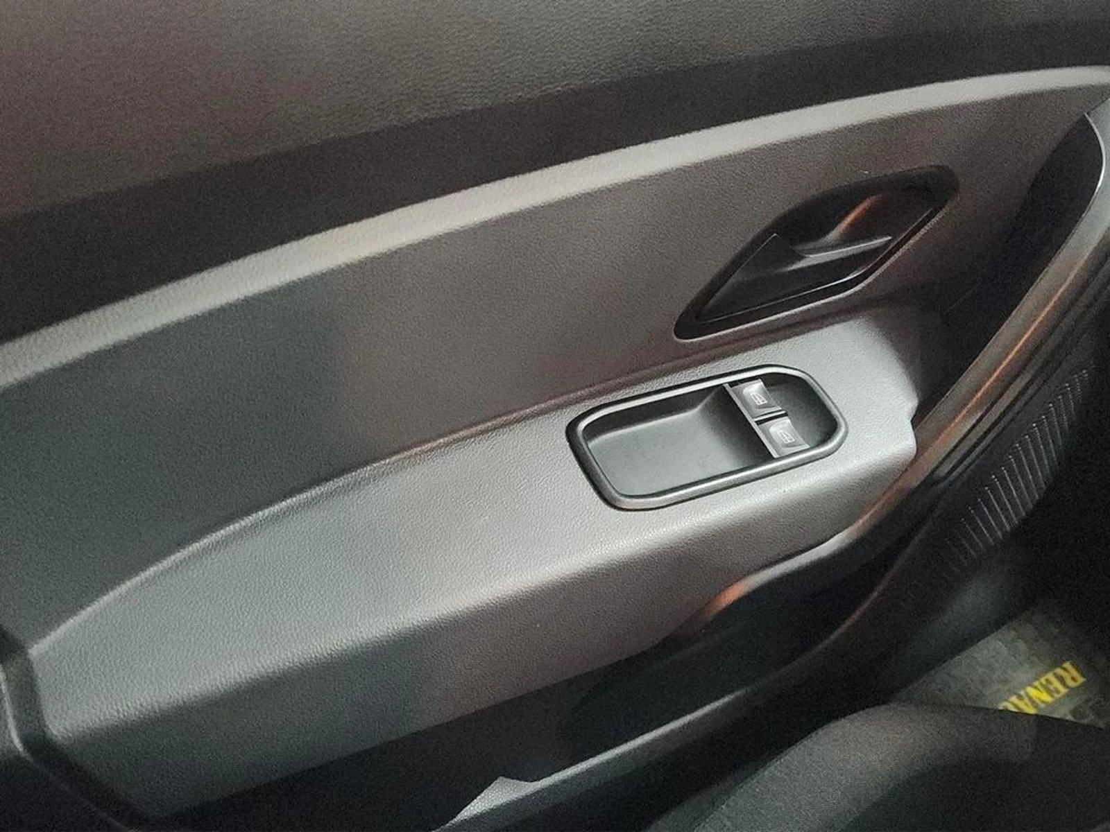 Renault DUSTER 1.6 ZEN MT 2023 - Imagen 11 de 18