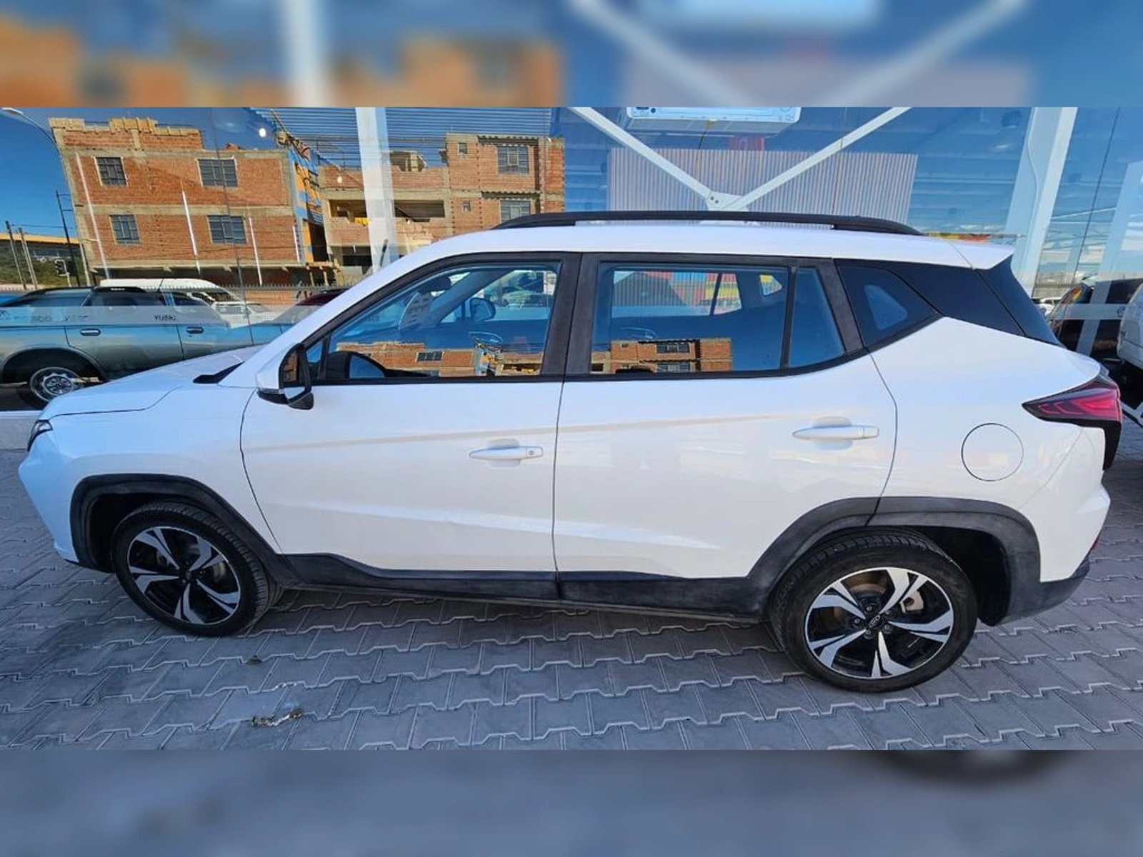 JAC JS4 1.5 LUXURY 4X2 MT 5P 2024 - Imagen 4 de 9