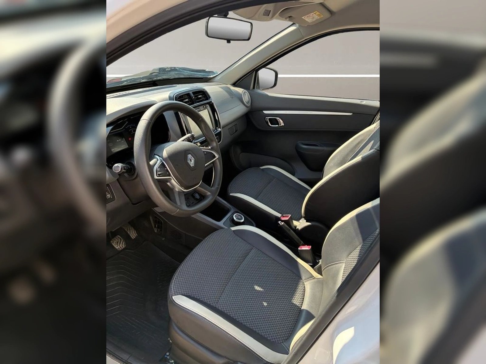 Renault KWID E TECH AUT 2025 - Imagen 9 de 12
